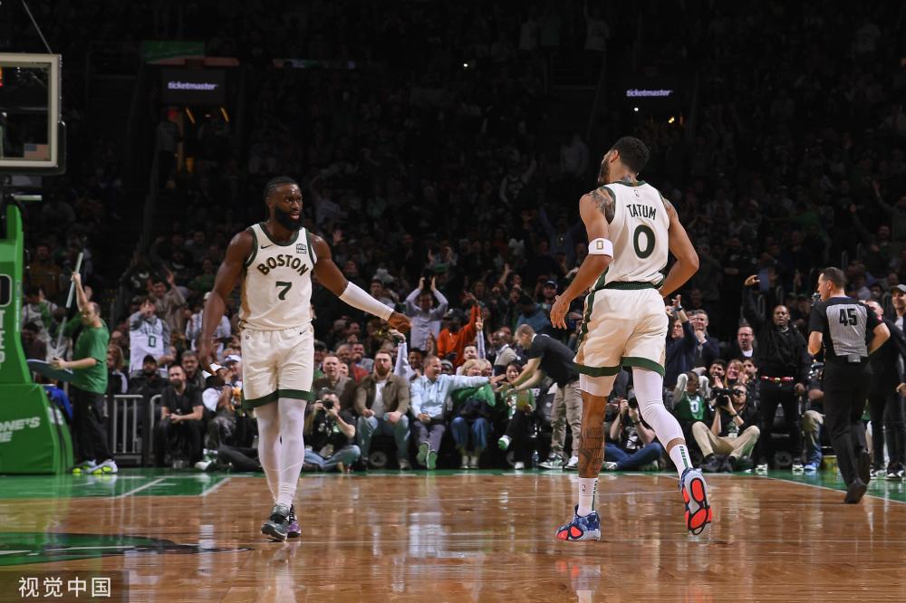 比更加激烈 比更加激烈